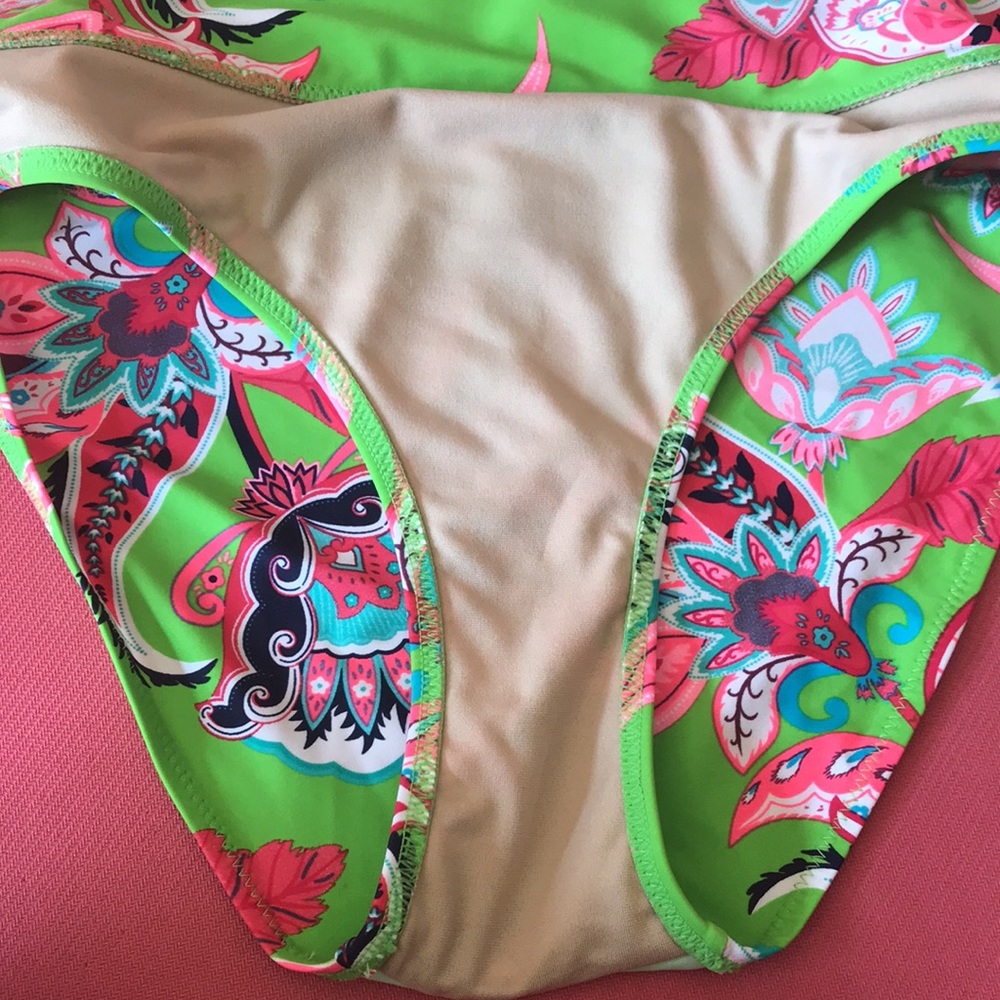 32 DD Bikini - BOTTOMS UK10 barely used - Picture 10 of 14